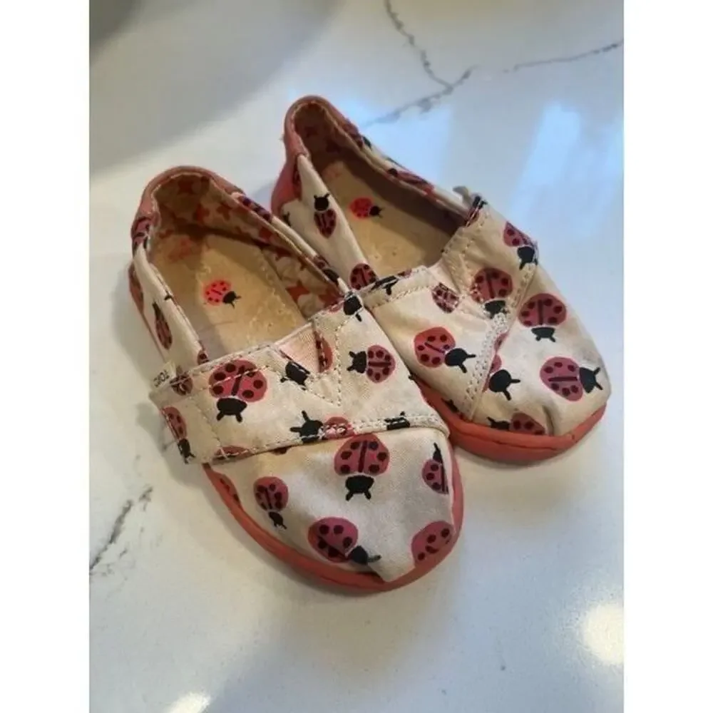 Toms cream size